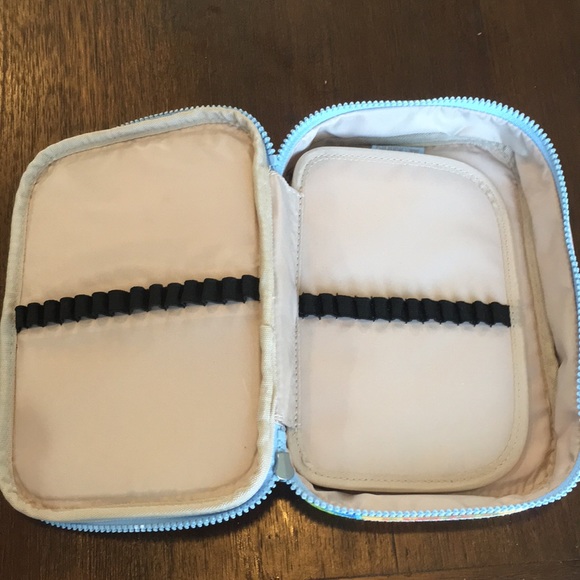 Kipling pencil case. - Picture 2 of 4